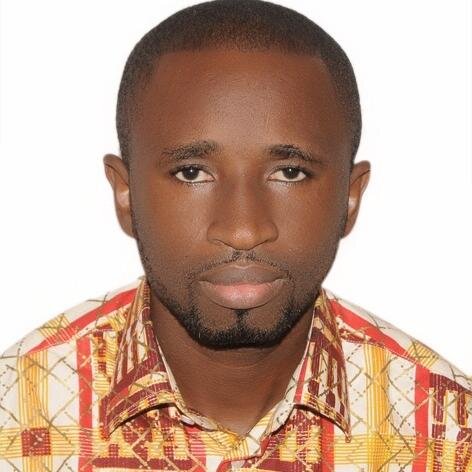 Journaliste-Consultant et Professionnel de la communication.