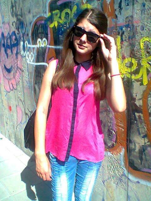 Hey I'm 14 I love MAGCON boys and I'm such a pizza lover so follow me :) You know just a winer without life :)