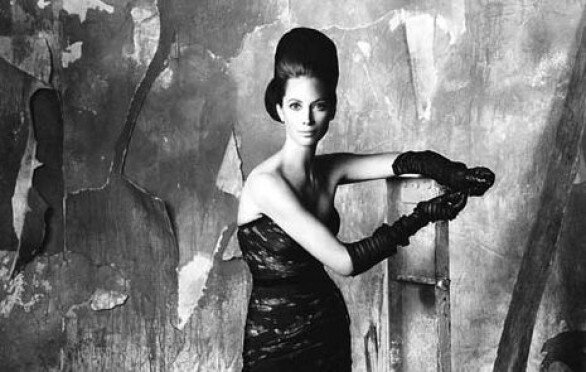 dinamicità,vita,determinazione,
garbo,autenticità,consapevolezza di sapere che 
la donna gravita intorno ad ORBITA
Boutique fashion donna