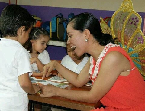 BibianaGL's profile picture. Bibi de Comala, ExRegidora H. Ayuntamiento de Comala. Premio Estatal de la Juventud 2010 y 2011.