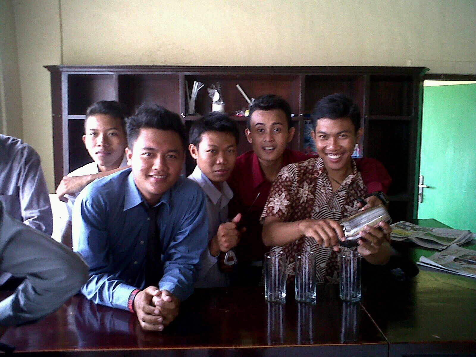 aris_tayana's profile picture. no money,no honey ,no everything