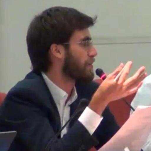 Dottore commercialista, Presidente Associazione Milano per Giovanni Paolo II
Una laurea in economia e una in filosofia
