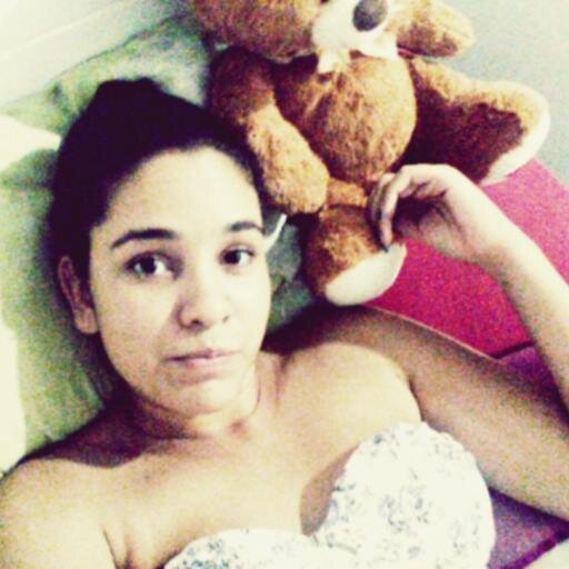 Libriana, meiga, chata, loca, quieta... as vezes ignorante mais lembrando qe eu só sou oq vc merece ;))