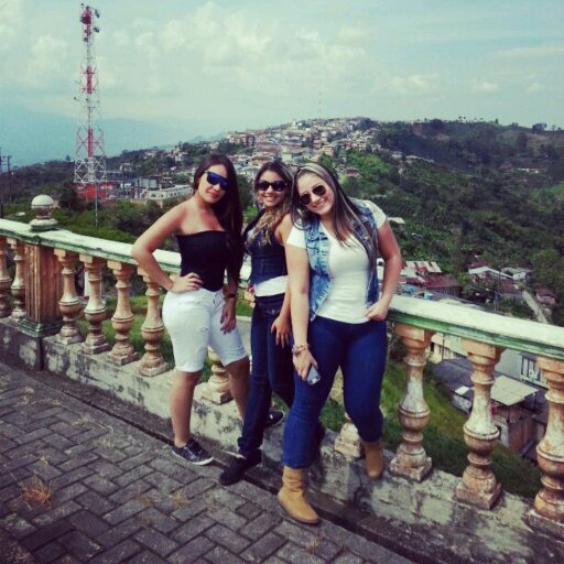 Estudiante de Ingeniería Financiera!!! Amo vivir la vida al 100%.. lo mas importante #familia..... vivo por la gracia  de #Dios!!1