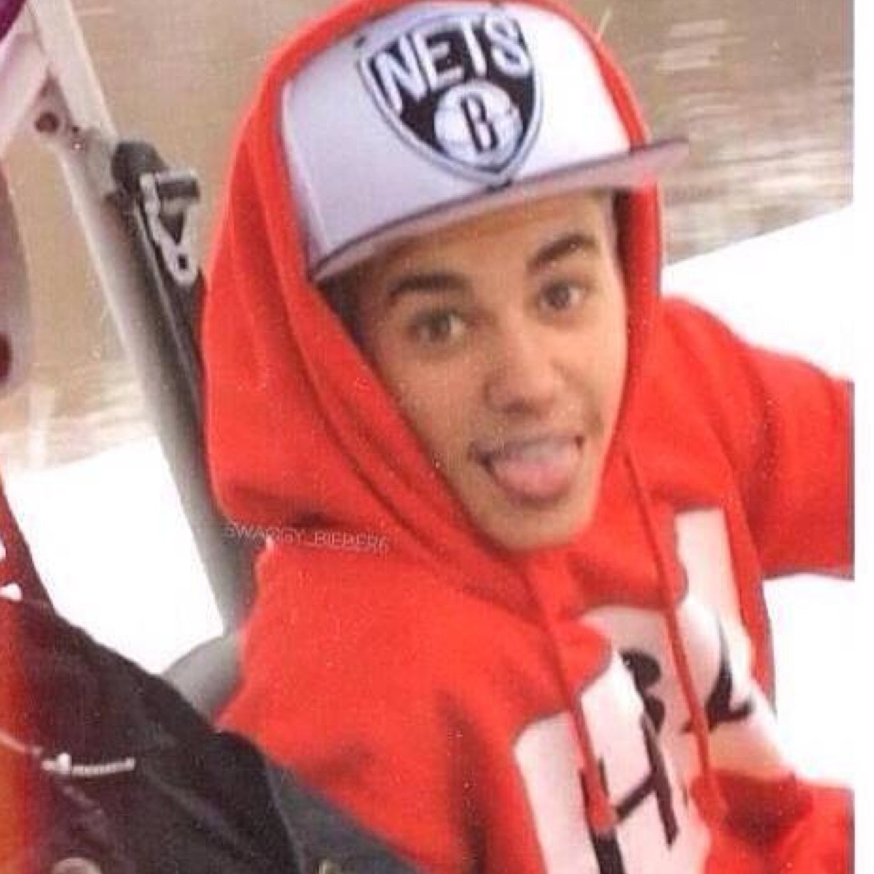 GO FOLLOW MY REAL ACC @ibelieveillOLLG I NEED UR FOLLOW! XO