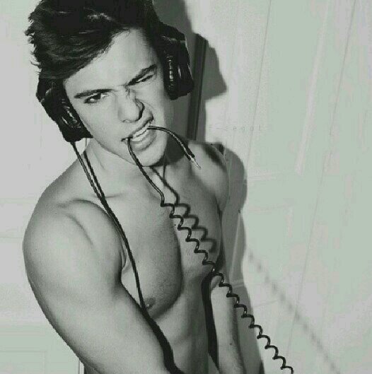 tiosbuenorros12's profile picture. 