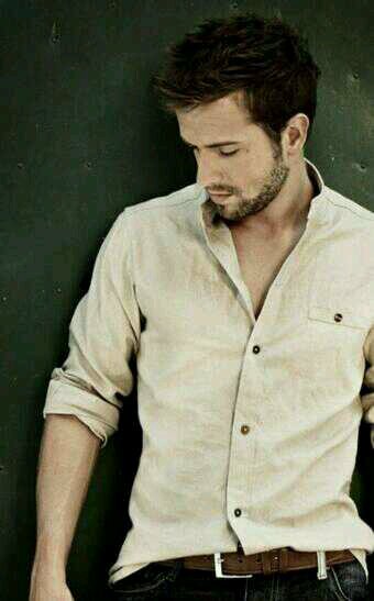 Twitter dedicado a un grande de la música y con gran sonrisa. Pablo Alborán. Gracias por tus canciones, gracias por TANTO. Nunca cambies, siempre.