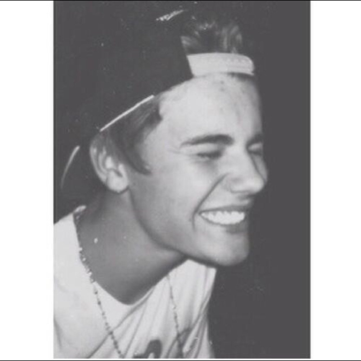 biieberslife's profile picture. 1994, never thought that this boy would change my life ♛