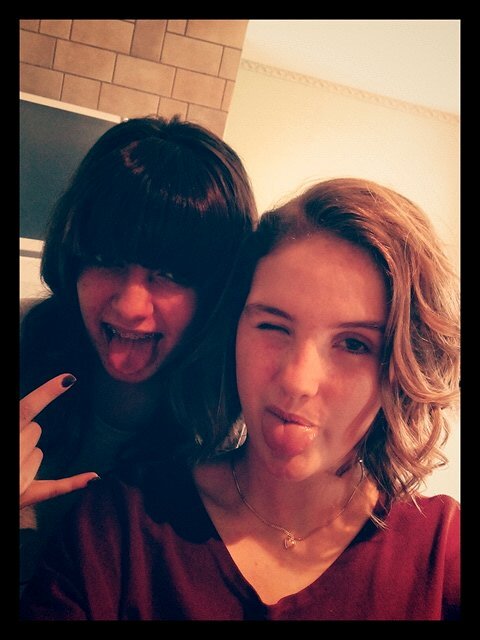 Svp suivez tous @LaurianeBlaise c mon autre compte twitter je parlerais de kpop aussi sur l'autre ;) merci mes petits followers chéris ! 3