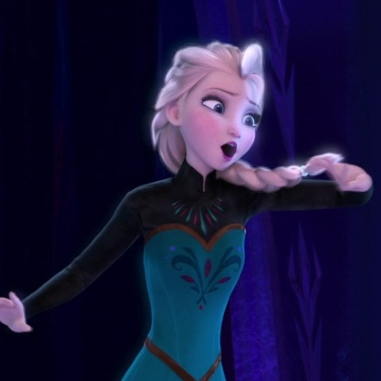 lets_umqra's profile picture. 