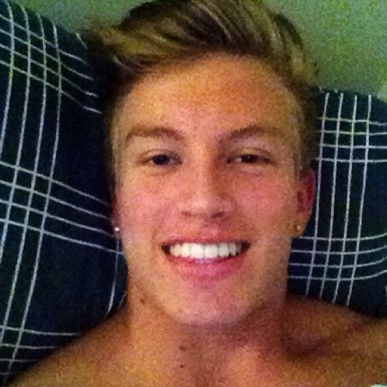 New Account, old followers please follow me! 

NUFC ⚽️