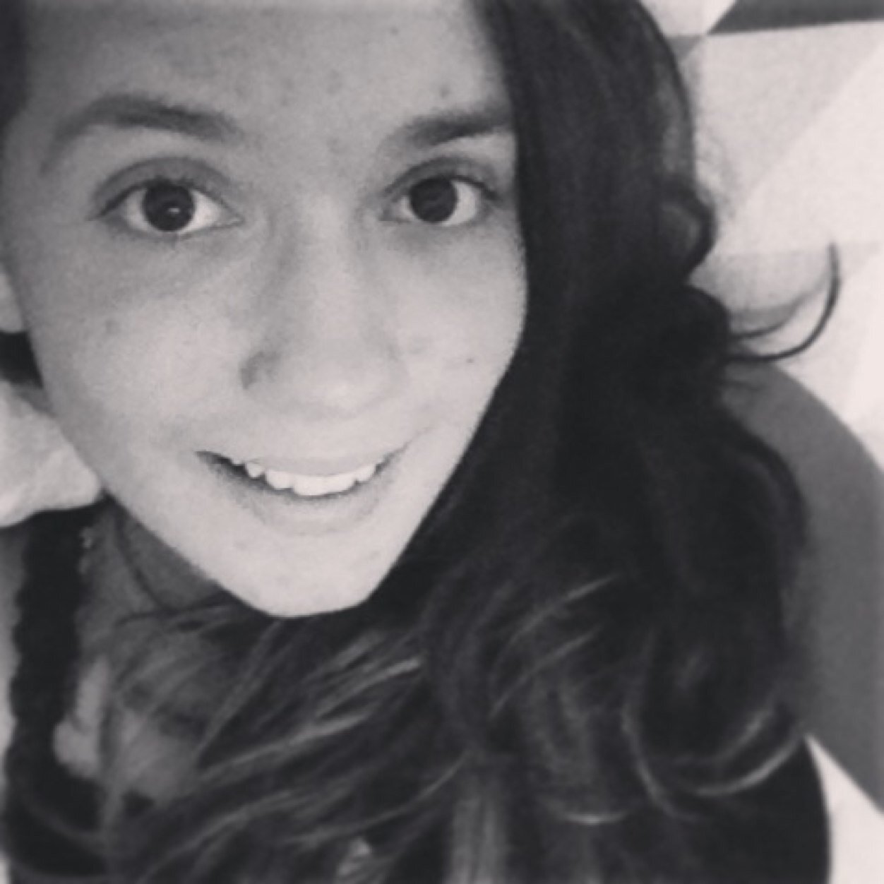 Estudante , 16 anos ,aquariana ,apaixonada pela vida :DInstagram : @oliviasantos13