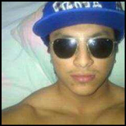 SstvnQ's profile picture. ríe,goza,disfruta la vida no la desperdicies haciendo cosas que terminen con resultados que no esperabas .