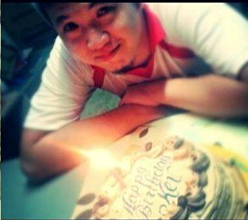 akosipikit07's profile picture. alone-bored-happy