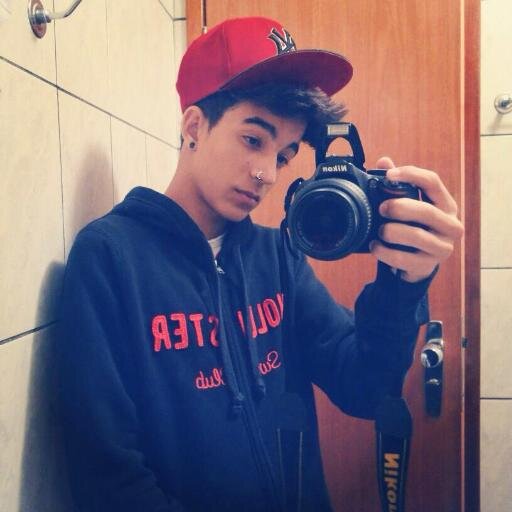 ' 18 anos ' solteiro ' @CLUBEFOLLOWBACK