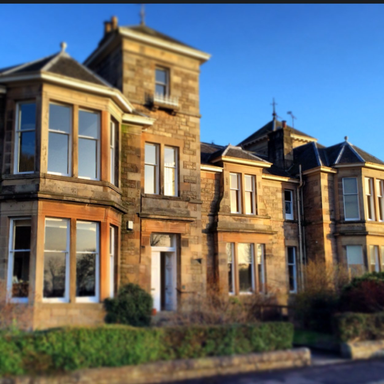 Fantastic luxury apartments in the heart of historic Scotland with spectacular views of the castle and mountains.