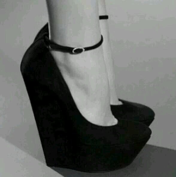 ‏‏‏‏انقلابيه .. 19 سنه .. خلي السعادة عاده ♥ بحب الحياه .. بعشق الكلاب ♥