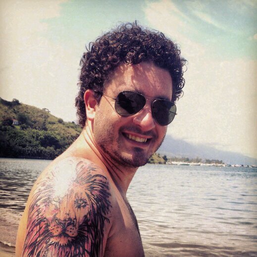 RicaPassaro's profile picture. Publicitário de profissão, músico por paixão, são-paulino de coração.