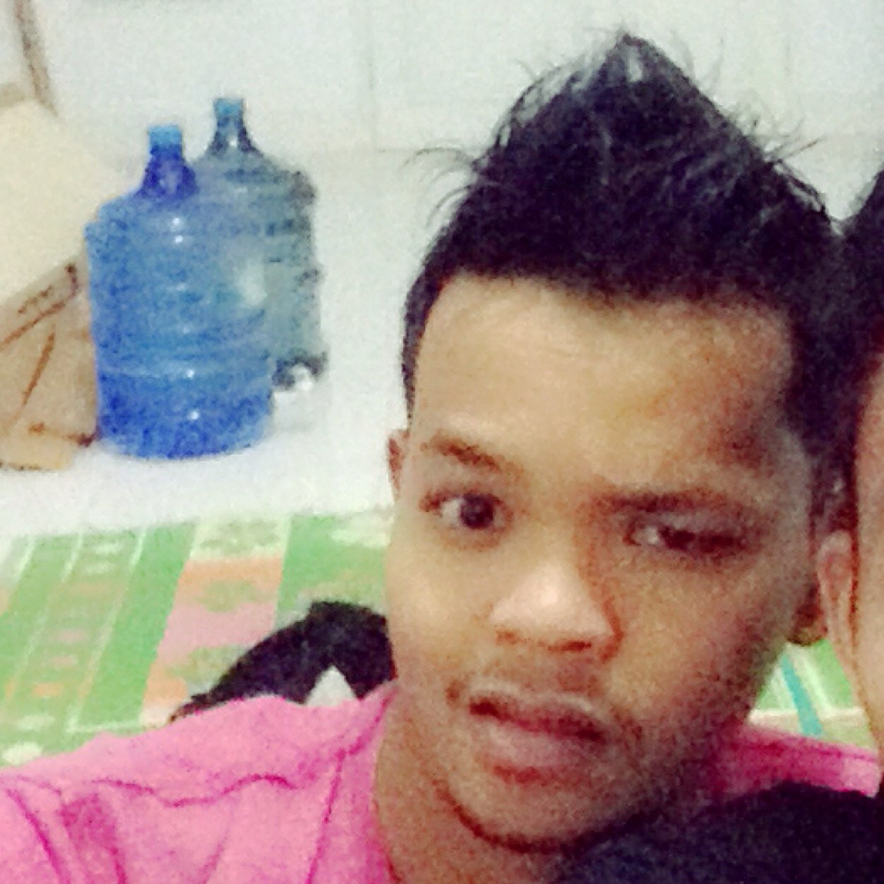 cause i was born to enjoy , and i don't care about others, and only god can judge me ! Life is a BIG JOKE !
(Milannisti)
