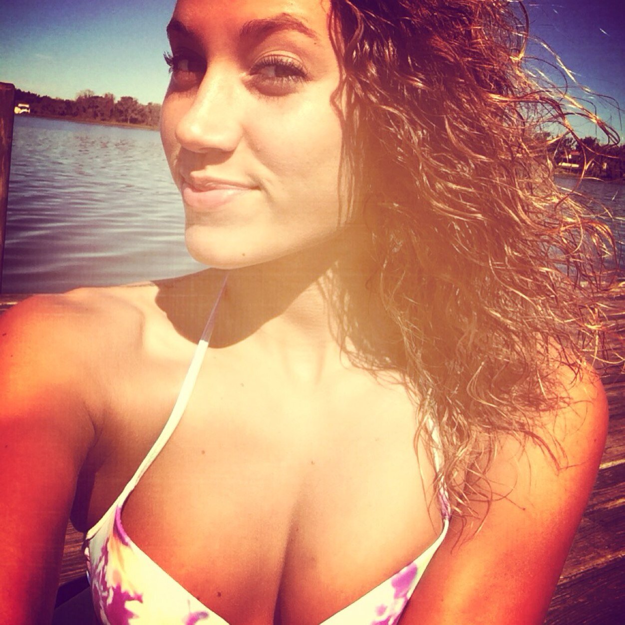 cmariec24's profile picture. #24 @ SLU...Senior  Instagram: C_whati_C 
Living life to the fullest & letting no one stand in my way ;)