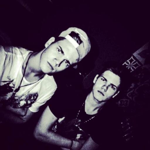 A alegria de saber que vocês existe é suficiente para superar a tristeza de não poder abraçar vocês.' Amarei vcs Ate Depois Do Fim ♥ .' @brenoecaiocesar .' ♥
