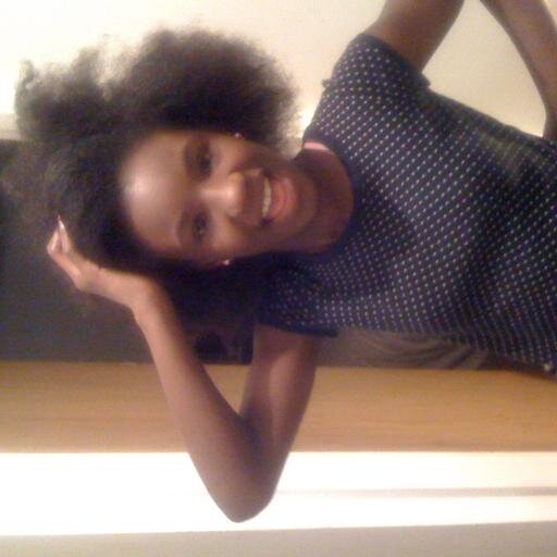 loves make hair and buying clothes #beauty