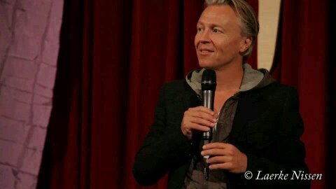 Muzikant, schrijver, inspirator en meditatieleraar. Oprichter van Loïs Lane , Kristijn producties en Stadsverlichting.