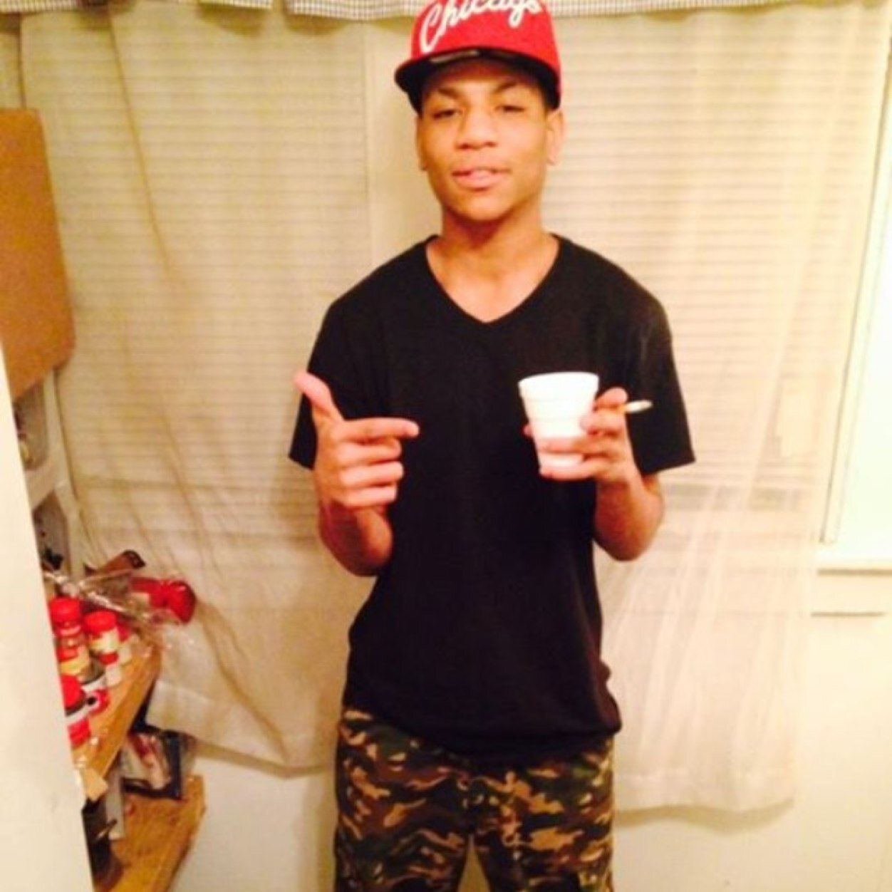 HotheadNell's profile picture. I Know Niggas Out Fa Ma Life,Gotta Look To Ma Left Nd Ma Right,I Be Damn If I Get Stoped At The Light#