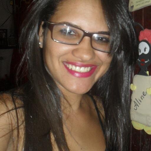 Estudante de Licenciatura em Física na UFPE, Professora de Matemática Graduada, Petista e Tricolor do Arruda de ♥.