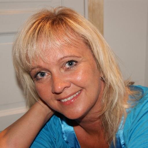 Mamma, barnehagelærer, master i barnehageledelse, Marte Meo terapaut og leder. Opptatt av ledelse, barndom,relasjoner, natur og gode opplevelser.