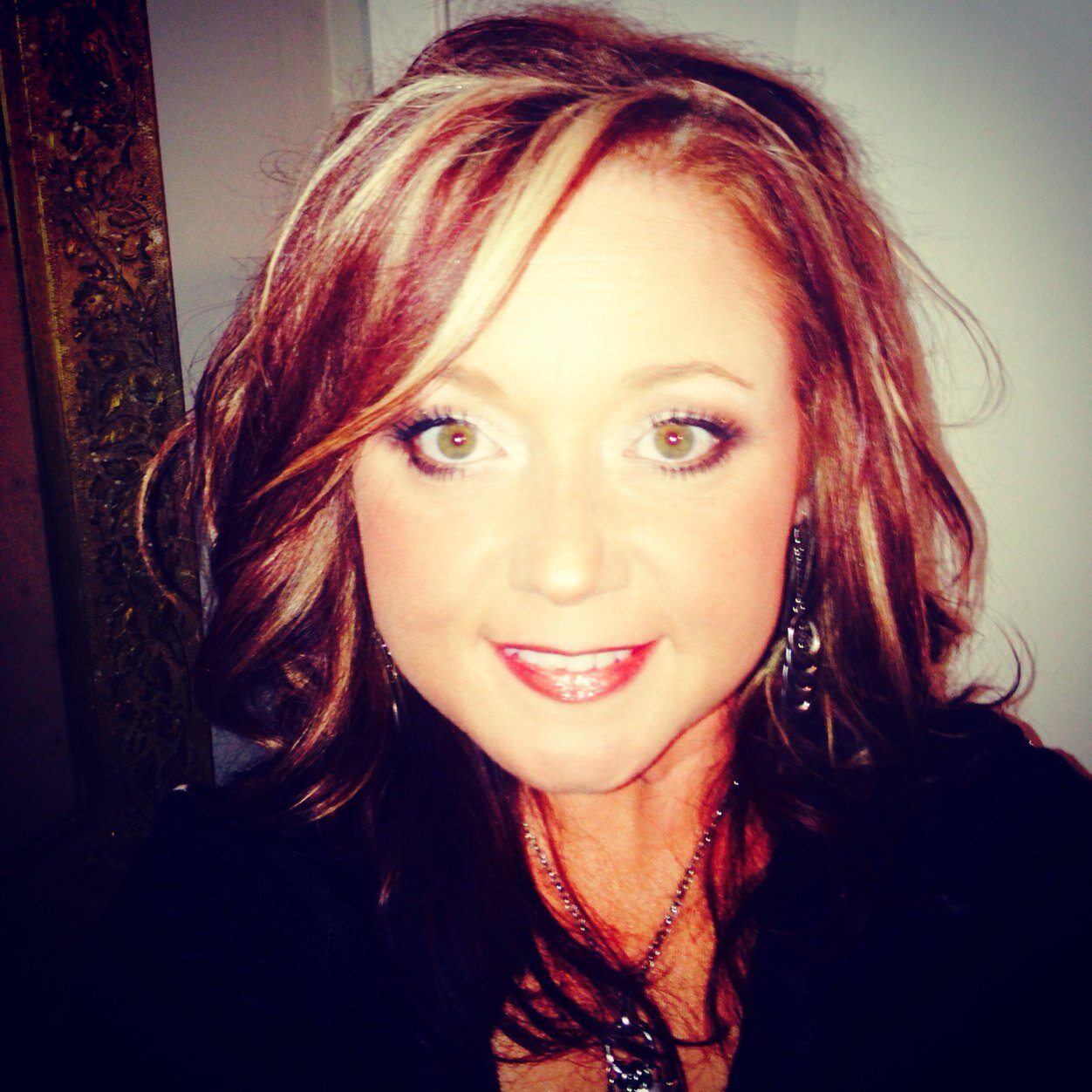 Happy girl with a happy life! My daughter is my sun moon stars and my EVERYTHING! Living one blessed life!!!