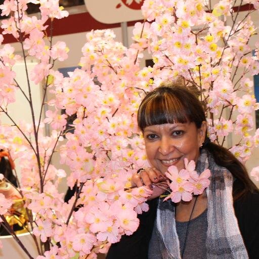 Emprendedora, Abogada, Experta en RRHH, actitud positiva 100%