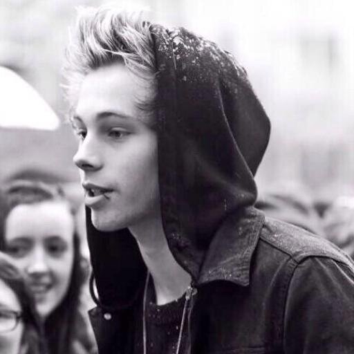 taplucas's profile picture. HI BEST FRODS