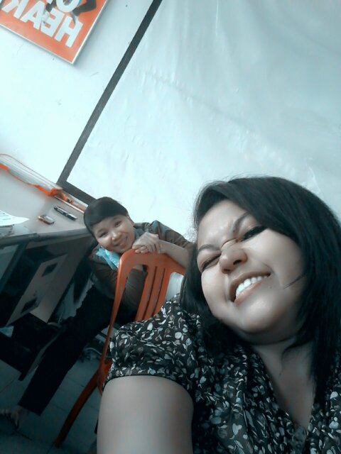 I'm sweet girl ( Jadilah diri sendiri jangan meniru hal yang akan merusak diri'mu sendiri ) keep smile ☺