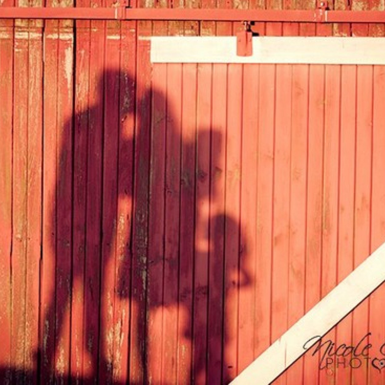 peacefulllife_'s profile picture. My husband & my daughter are my world. I rant & rave but God has blessed me beyond measures! Living & loving life.