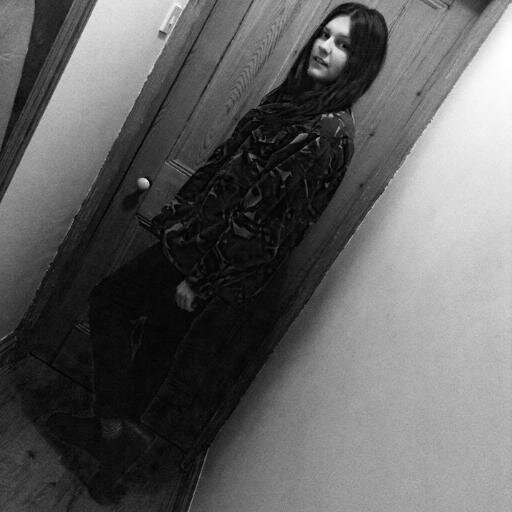 Rainey_0900's profile picture. Raine Lee, 16, lives in Nottingham, Pisces ♓. Love music, poetry, reading and writing & Gym. 	☠