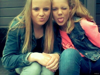 Lieve Lieke weet dat je focking speciaal voor me bent, voor altijd een plekje in mn hart houvanje mn zusje xxxxxxx  #O1