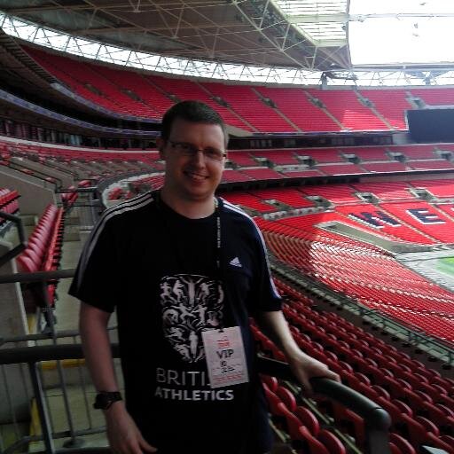 An English mini-blogger who has just started out, mainly blogging about various sports and music events (and others) around the south.