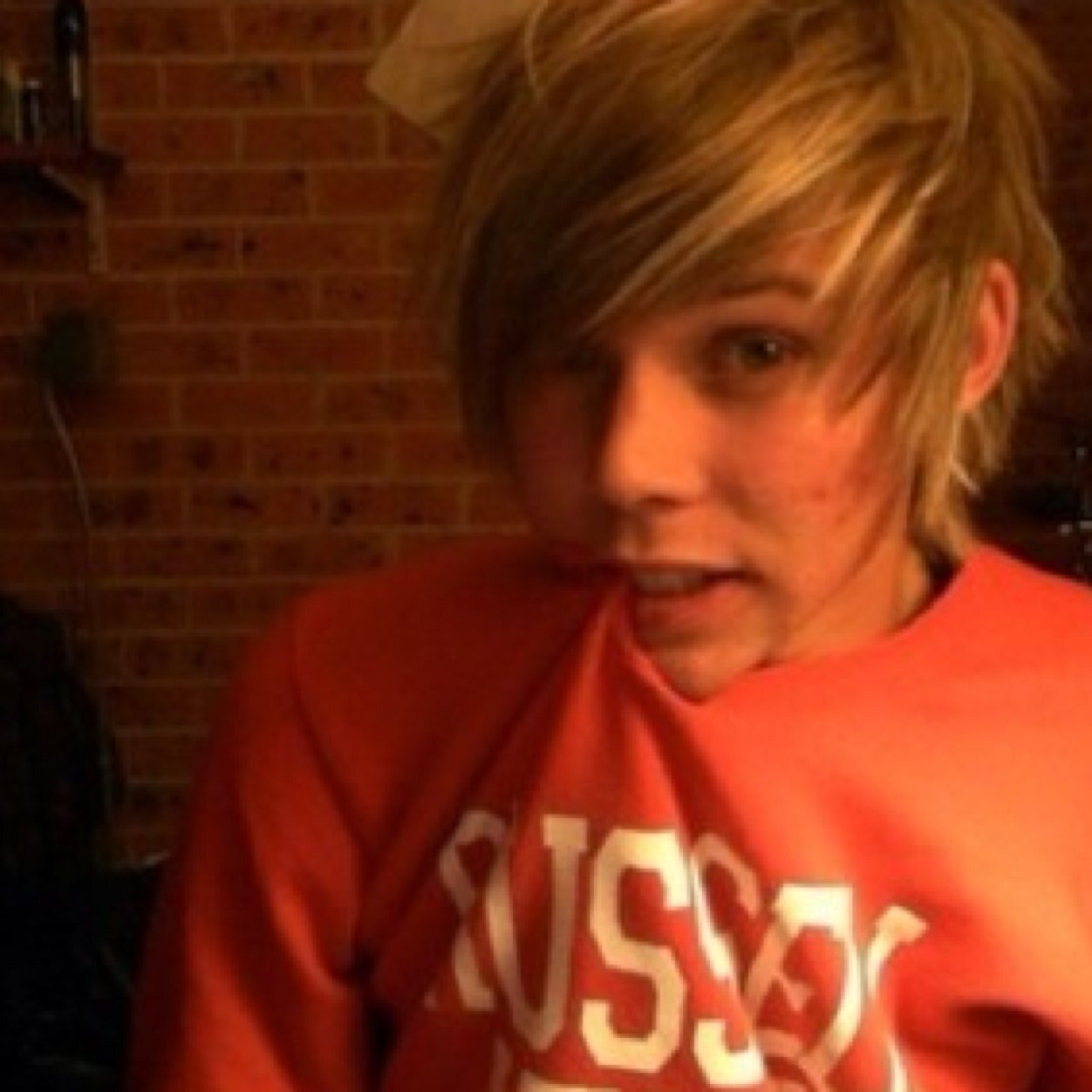 go follow @ashpornirwin or lose this follow :-)