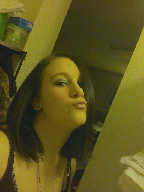 LindseyRussom's profile picture. I'm bi n if yall dnt like it then kiss my butt