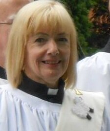 Rector, Broughton Team Churches, Salford. Mum to 3 young adults, sings a lot, wife to crazy trucker. Loves being a mum, adores being a Priest. God is good!