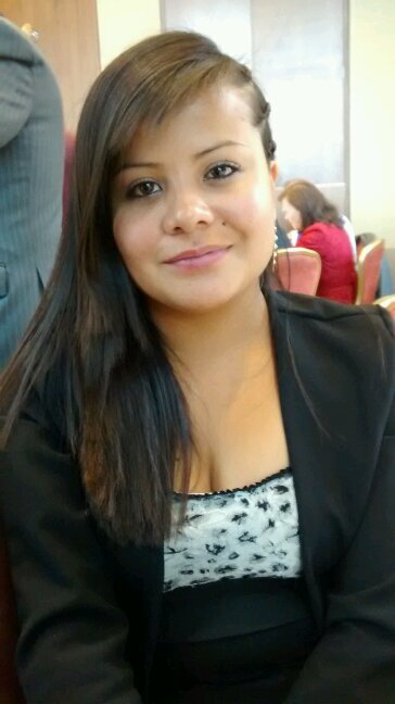Estudiante de Administracion de Empresas, muy buena amiga, noble, sincera y entregada a las cosas...