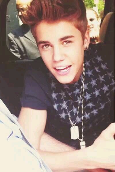 soy un chico muy comun aveses estupido otras insoportable y bipolar pero BELIEVER BOY no me inporta k me critiken ok *-*