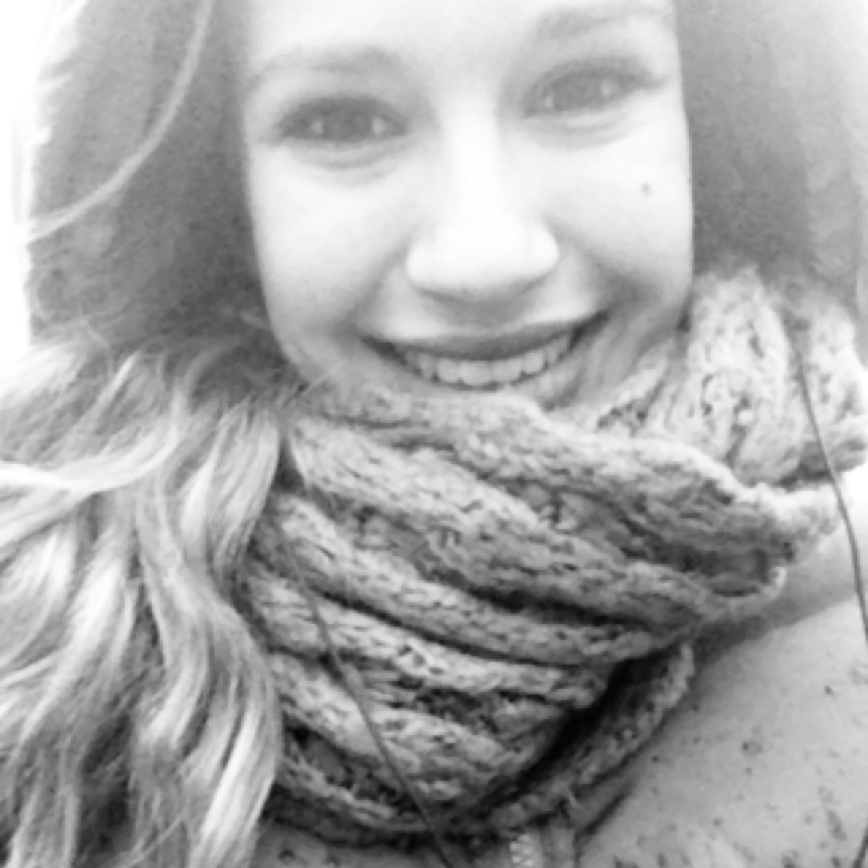 16 ~ Head up, stay strong, fake a smile and move on ♡ ~ you're my diamond in the sky xx @carolaOKP