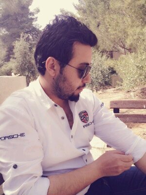 أردني ربداوي ومهندس ميكانيك نصيحة فكك مني و (( don't speak )) لابلش فيك ..حائز على جائزة نوبل بصفق المناسف ...
