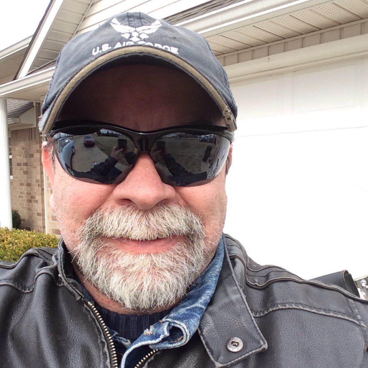 Medically retired Printing Pressman after 34 . A New England Patriots and Boston Bruins fan. Please visit my Eclectic_Image on instagram.