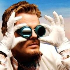 ctrl_p_print's profile picture. Leslie escaped with a chicken?!