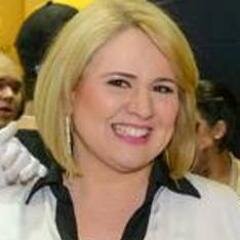 Meu nome é Andrea Forti, sou profissional da area da beleza sou Hairdresser (cabeleireira), amo o meu trabalho e tenho especialização em penteados.