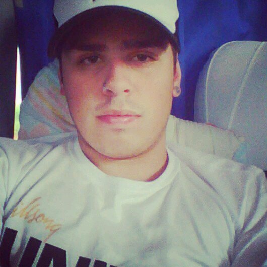 Alegre Romantico Palhaço Corinthiano ,  Futuro Engenheiro Mecanico   Pra q falar ? Se vc vai julga pela foto ou pelos seguidores segue e veja 2 bjo