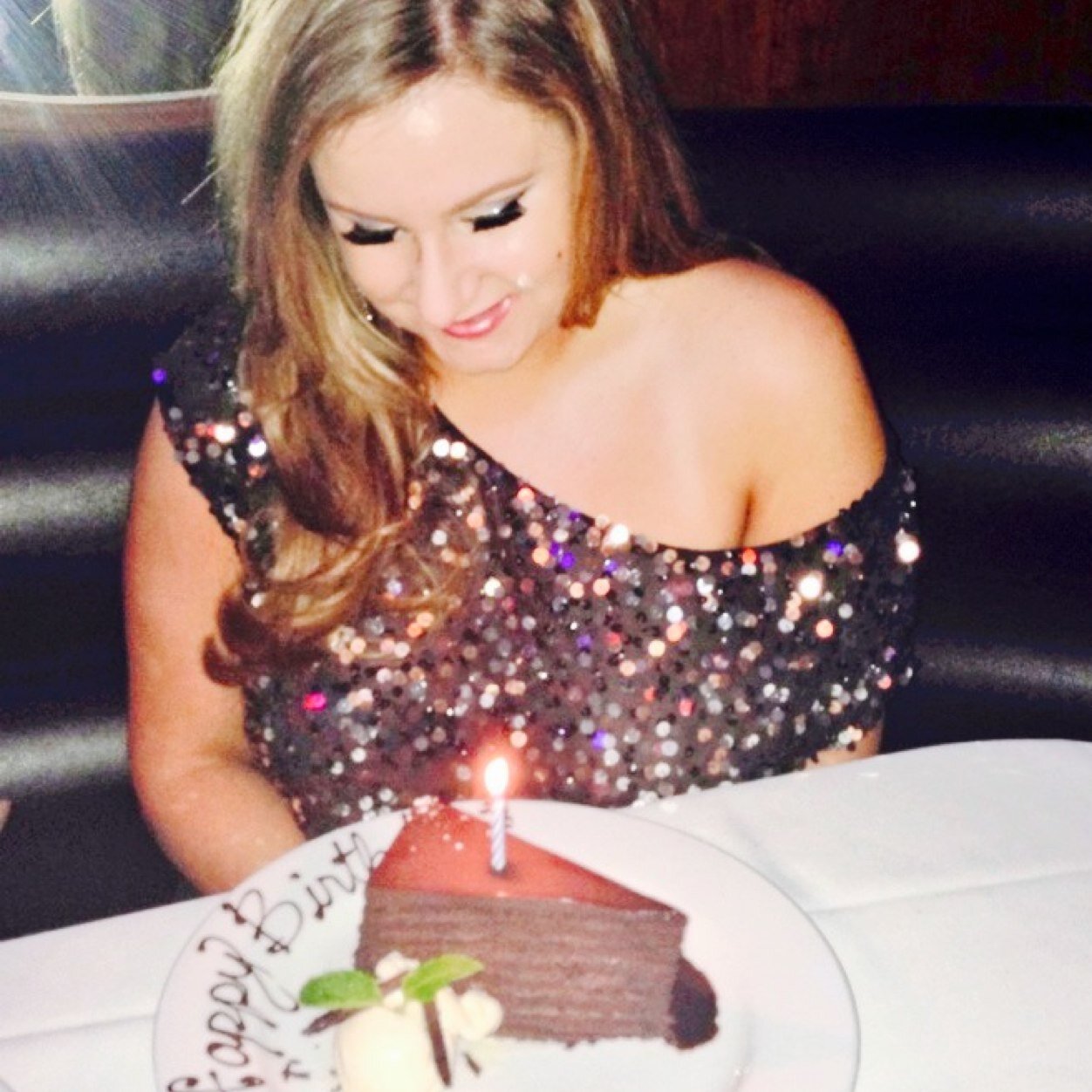 anibella35's profile picture. Love. Tweet. Repeat. Life is a soundtrack, what's your theme song?